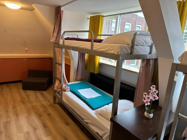 Room Mate Hostel Amsterdam Ζάανταμ Εξωτερικό φωτογραφία